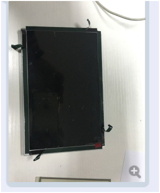 撕掉觸摸屏背面保護(hù)膜